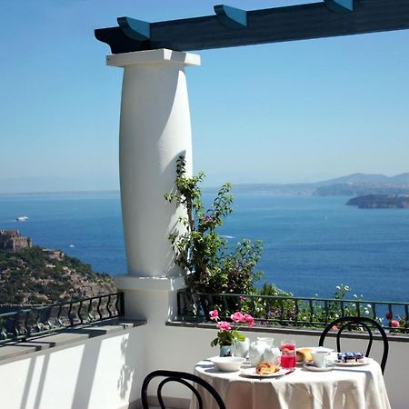 مبيت وإفطار ايسكيا La Pergola Del Torchio المظهر الخارجي الصورة